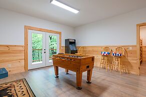 211 Misty Mountain Getaway 4 Bedroom Cabin