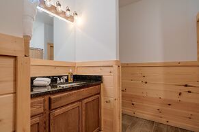 211 Misty Mountain Getaway 4 Bedroom Cabin