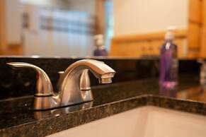 211 Misty Mountain Getaway 4 Bedroom Cabin