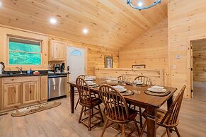 211 Misty Mountain Getaway 4 Bedroom Cabin