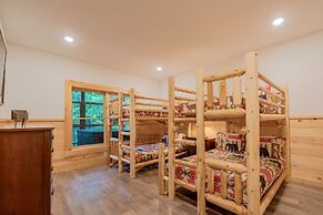 211 Misty Mountain Getaway 4 Bedroom Cabin