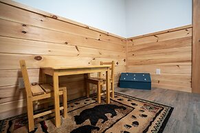 211 Misty Mountain Getaway 4 Bedroom Cabin