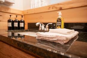 211 Misty Mountain Getaway 4 Bedroom Cabin