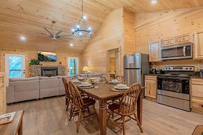 211 Misty Mountain Getaway 4 Bedroom Cabin