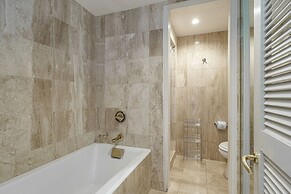 Oahu Royal Garden At Waikiki 2010 Condo