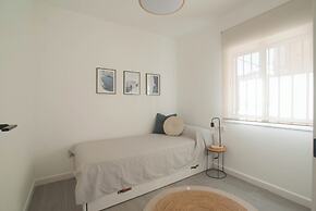 Beautiful Sunny Apartment