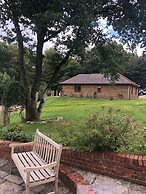 Cottage With Heated Indoor Pool Tennis Court- 2142