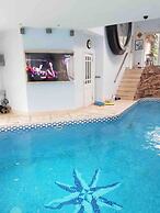 Cottage With Heated Indoor Pool Tennis Court- 2142