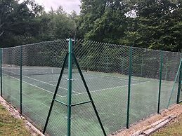 Cottage With Heated Indoor Pool Tennis Court- 2142