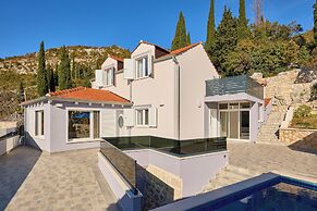 Hedera Estate, Villa Hedera XVI