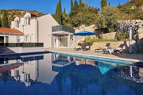 Hedera Estate, Villa Hedera XVI