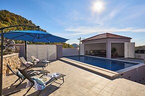 Hedera Estate, Villa Hedera XVI