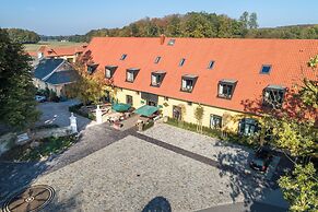 HRO Hotel Rittergut Osthoff GmbH