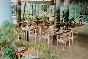 Bonding Coffee Roaster Café & Hotel