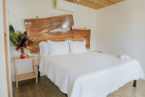 Bonding Coffee Roaster Café & Hotel