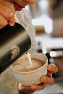 Bonding Coffee Roaster Café & Hotel