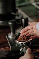 Bonding Coffee Roaster Café & Hotel