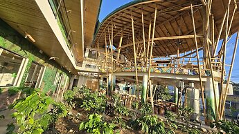 Bonding Coffee Roaster Café & Hotel