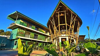 Bonding Coffee Roaster Café & Hotel