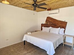 Bonding Coffee Roaster Café & Hotel