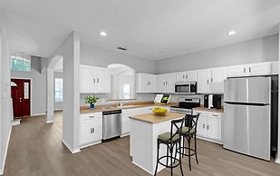 Six Bed Pool Villa in Resort -close to Disney