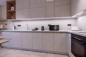 Phaedrus Living: Athens Luxury Residences Sands.