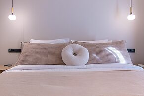 Phaedrus Living: Athens Luxury Residences Sands.