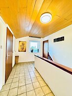 7 private Rooms in a spacious Villa