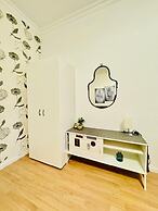 7 private Rooms in a spacious Villa