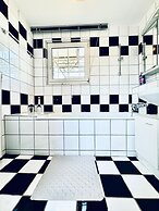 7 private Rooms in a spacious Villa