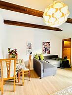 7 private Rooms in a spacious Villa