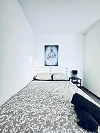 7 private Rooms in a spacious Villa