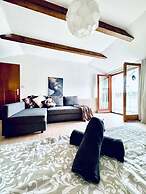 7 private Rooms in a spacious Villa