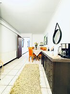 7 private Rooms in a spacious Villa