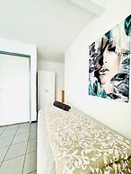 7 private Rooms in a spacious Villa