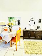 7 private Rooms in a spacious Villa