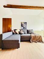 7 private Rooms in a spacious Villa