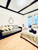 7 private Rooms in a spacious Villa