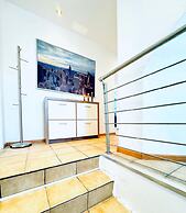 7 private Rooms in a spacious Villa