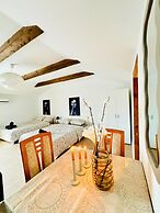 7 private Rooms in a spacious Villa