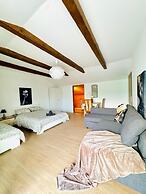 7 private Rooms in a spacious Villa