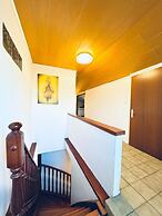 7 private Rooms in a spacious Villa