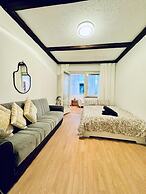 7 private Rooms in a spacious Villa