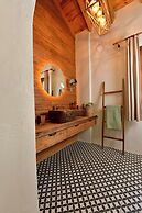 Chi House