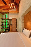 Chi House