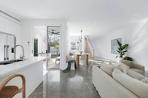 Rubus Residences, Berry - by Linnaeus Collection