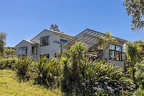 Tikirau Bay Views in Oneroa