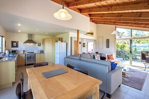 Tikirau Bay Views in Oneroa