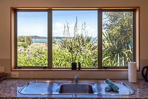 Tikirau Bay Views in Oneroa
