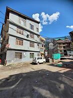 Hills Homestay and Devallya